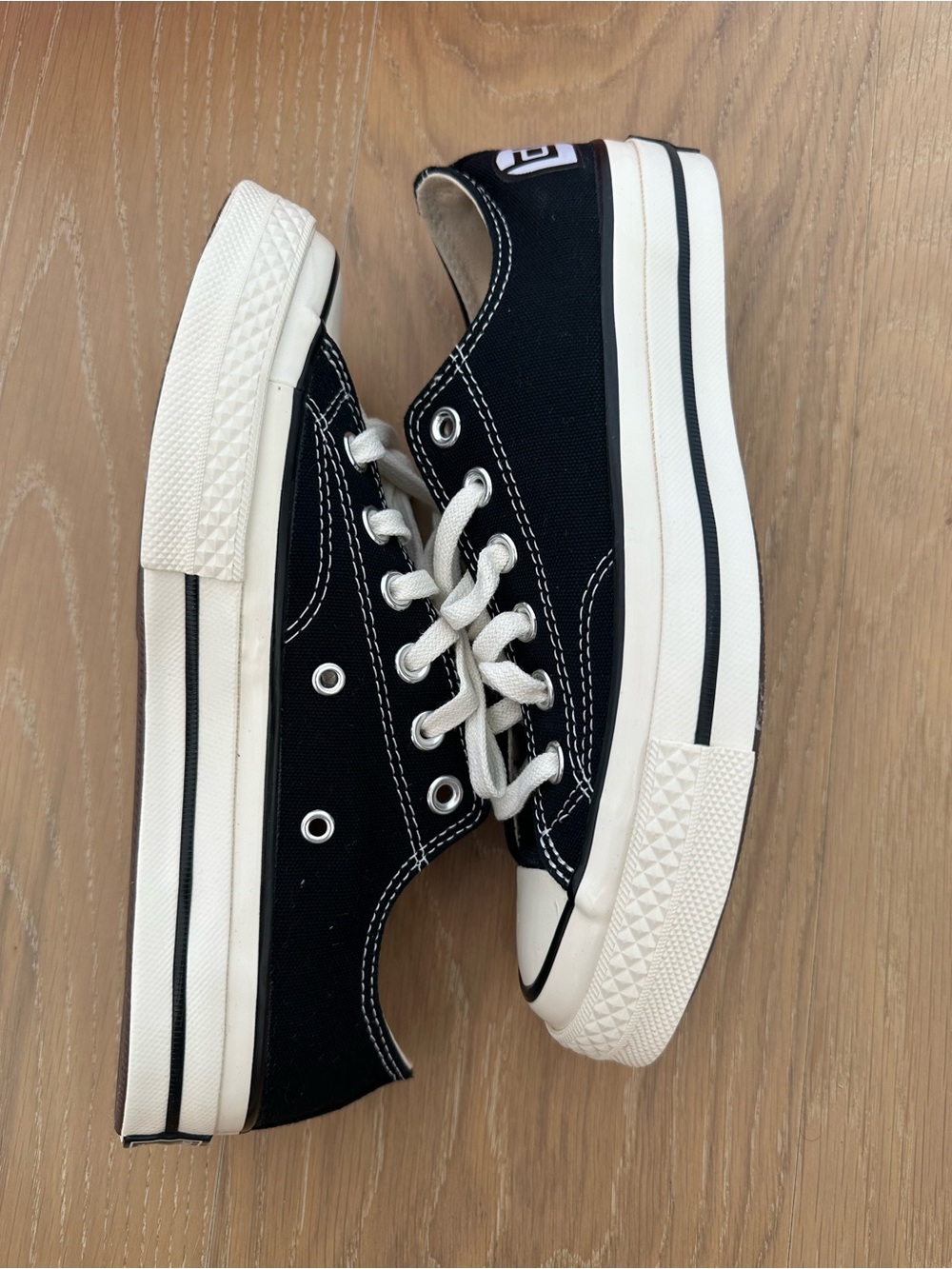 Converse Chuck 70 Ox Black White Sneakers Shoes Low Top Lace Up Womens Size 6.5 - Picture 4 of 9